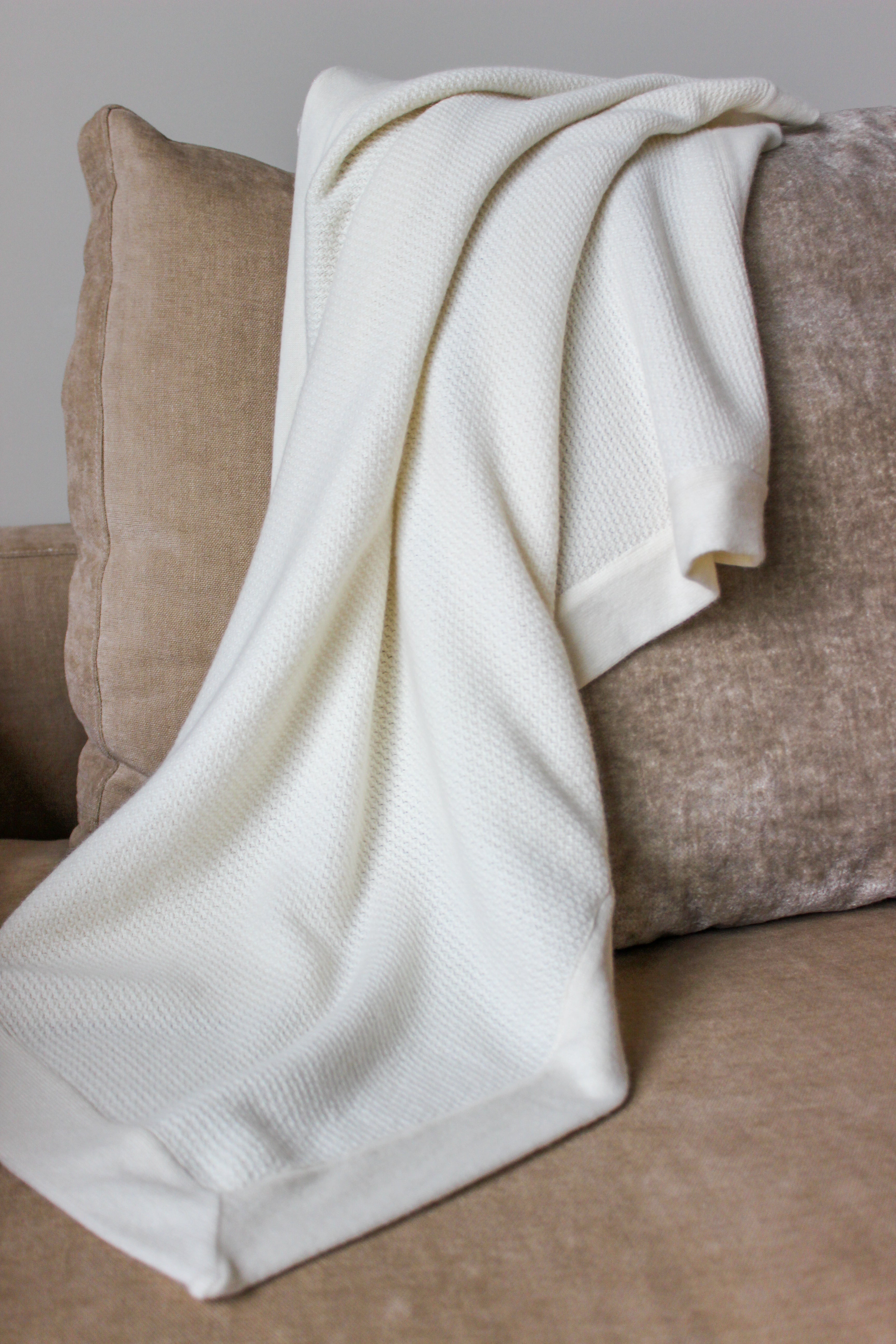 Settle In - Undyed Eco Cashmere Throw