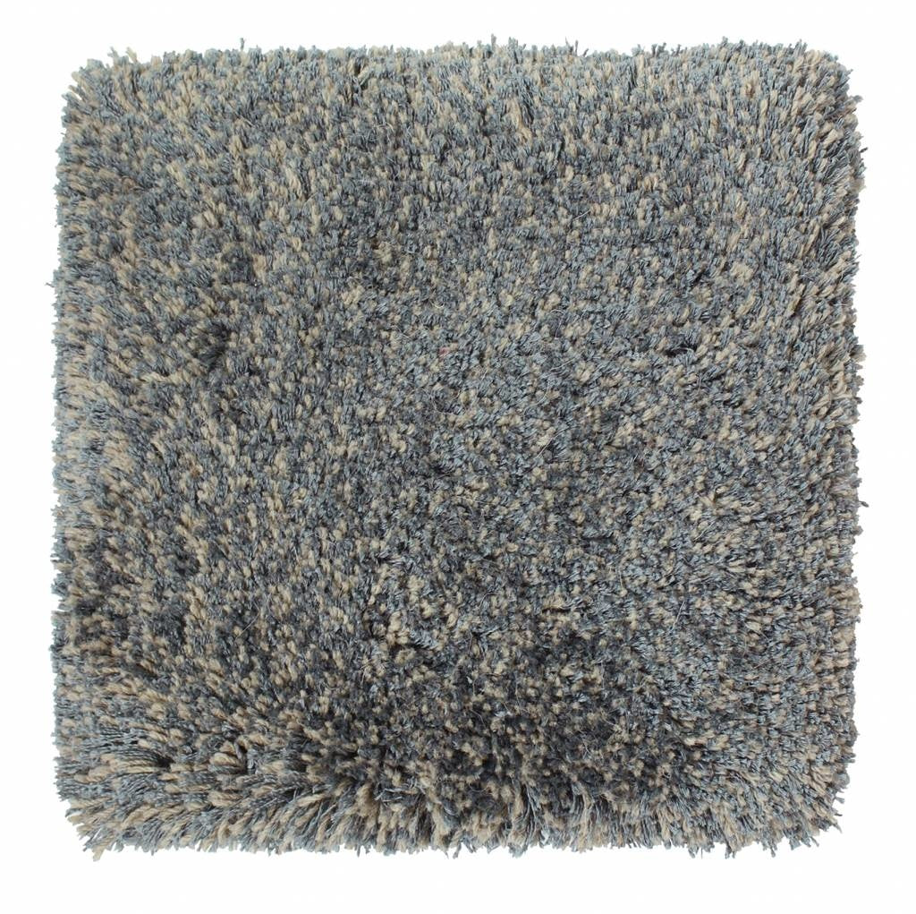 At Ease rug hand tufted in eucalyptus and wool, 35 mm pile, gray