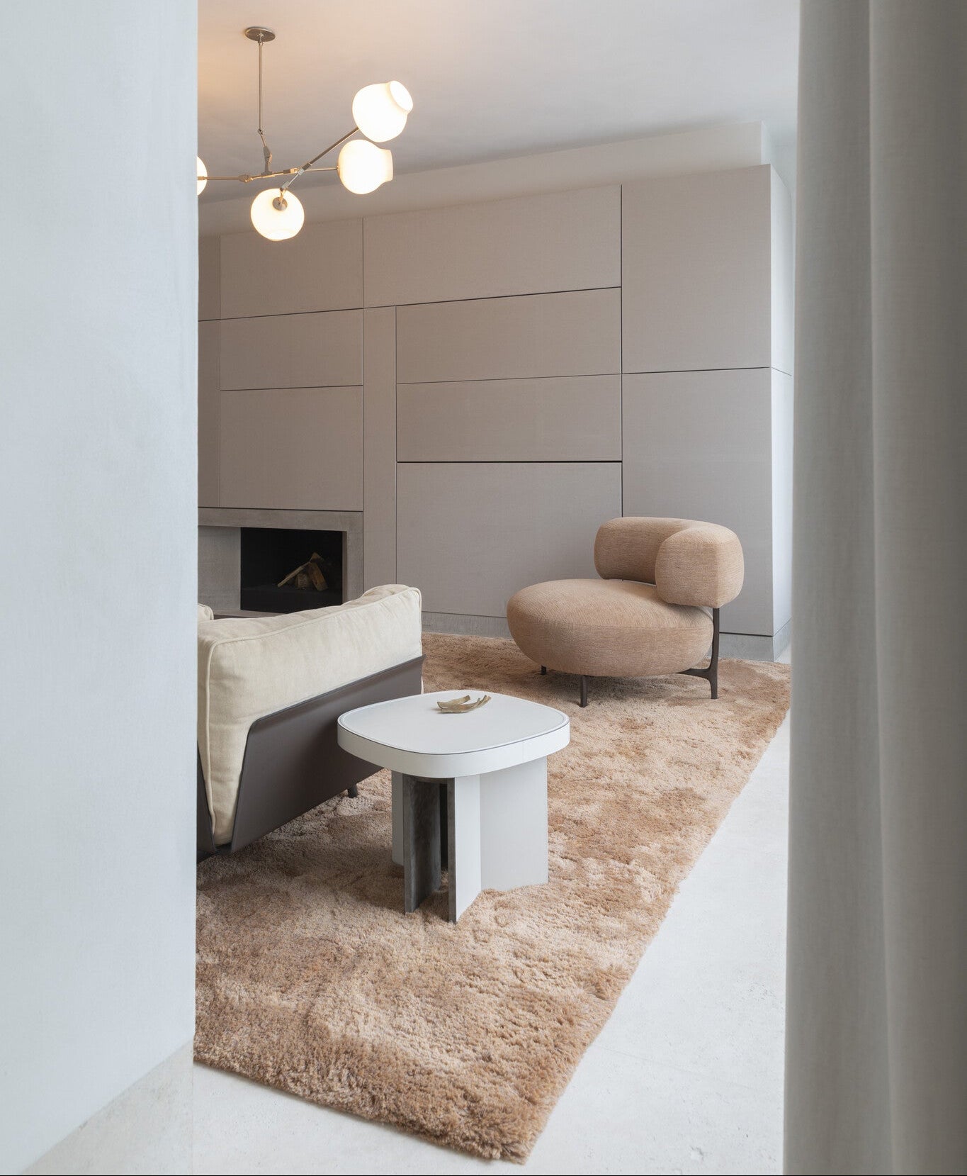 Show Off - Color 5609 Mohair & Bamboo rug, Hand tufted