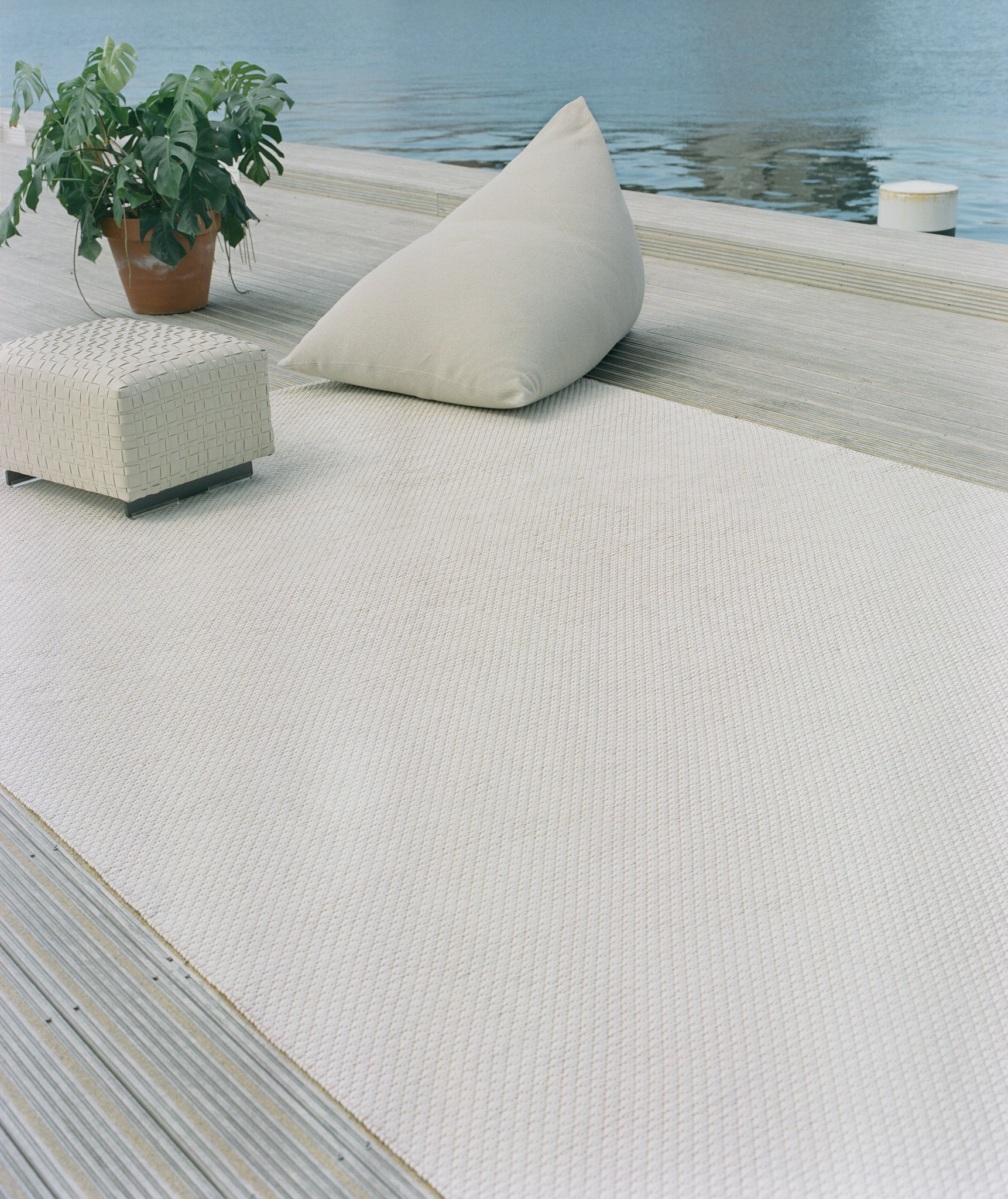 Off Shore rug - Color 5403 Polypropylene rug, Handwoven