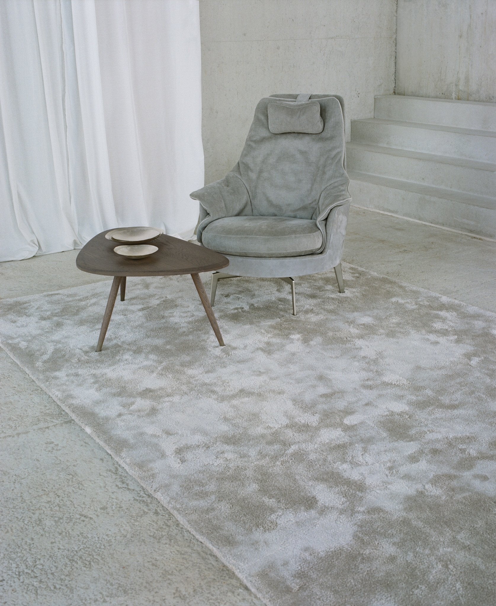 Colour me - Eucalyptus Rug, Hand tufted, 16 mm pile, light grey