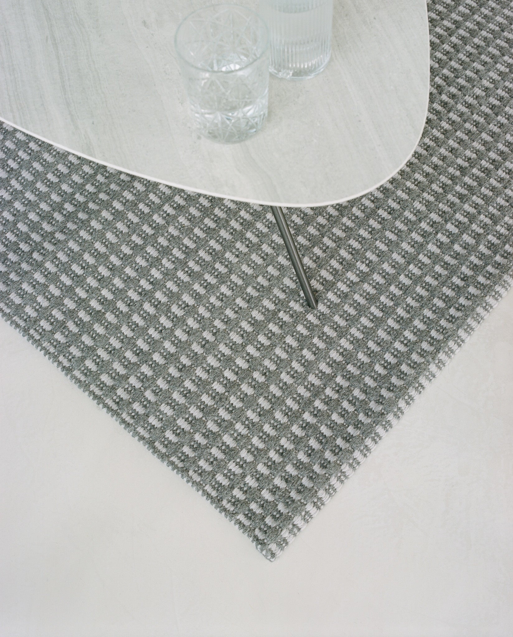 Bottom Line Rug - 5004