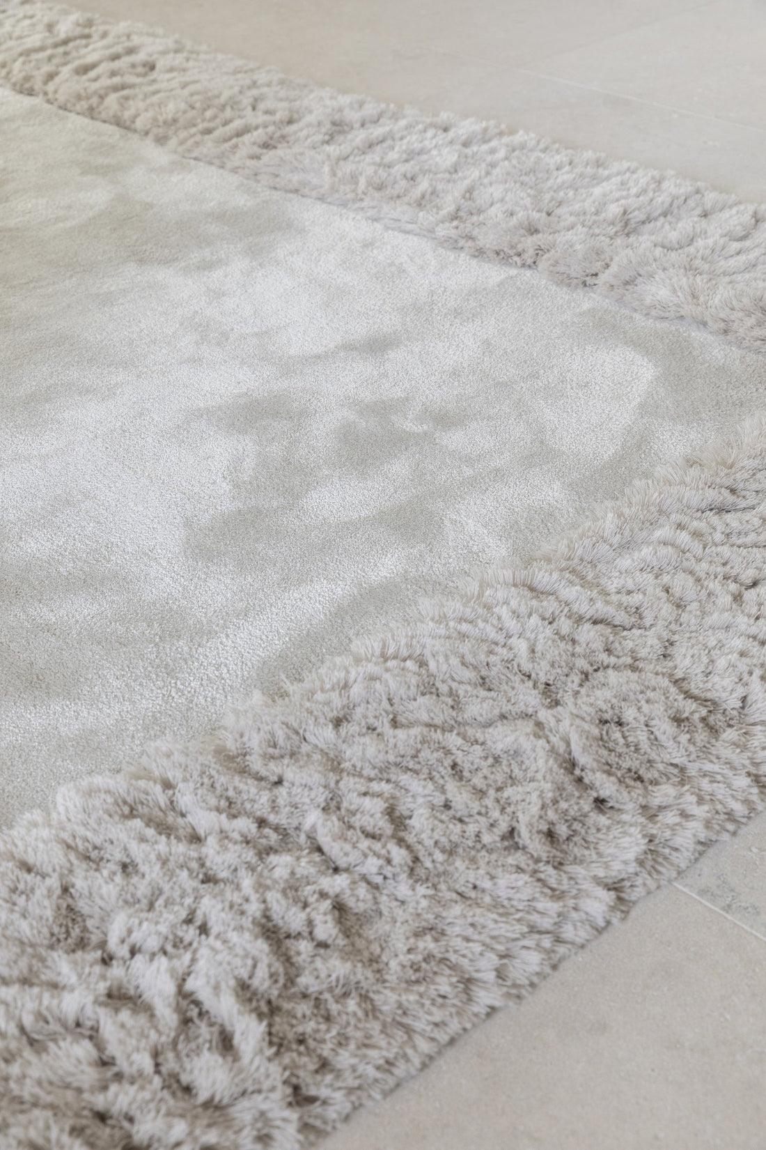 Think Big- Eucalyptus (center) &amp; Mohair (border)rug,  Hand tufted,  12mm and 45mm, grey 