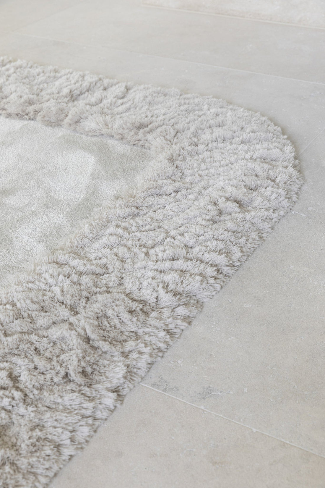 Think Big- Eucalyptus (center) &amp; Mohair (border)rug,  Hand tufted,  12mm and 45mm, grey 