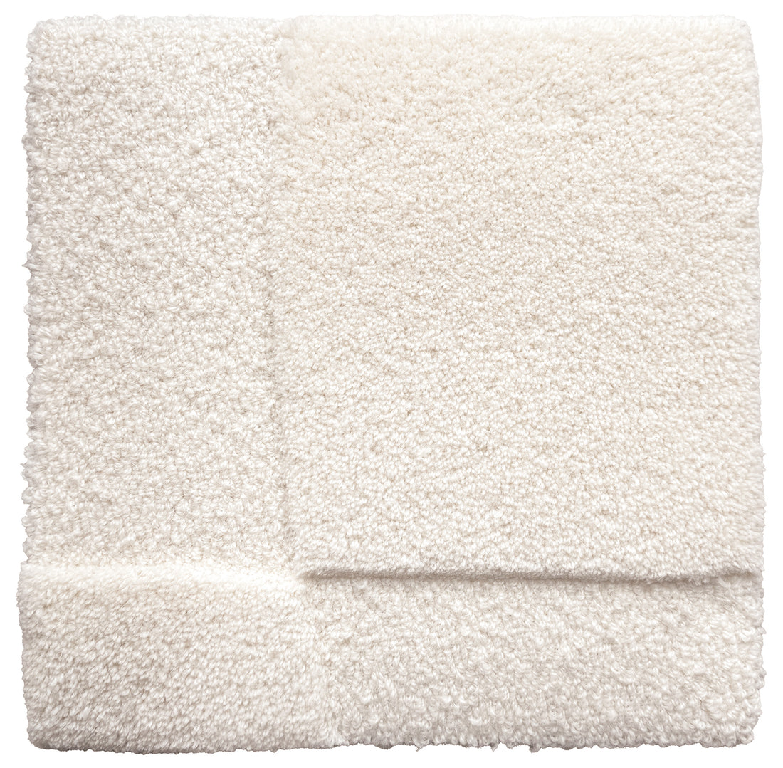 Solid Ground - New Zealand Wool rug, Hand tufted,9 mm loop and 16 mm cut, white